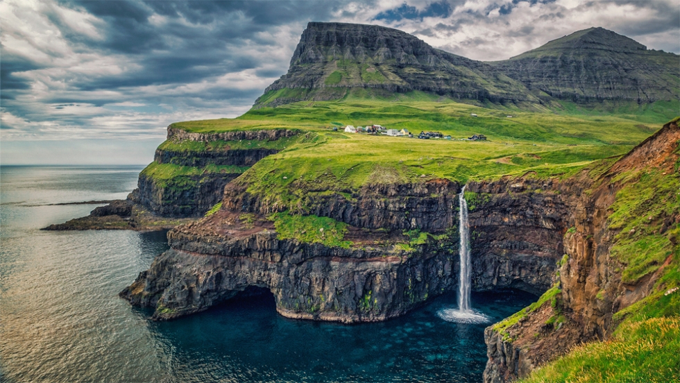 Top-Waterfalls-Faroe2-980x552